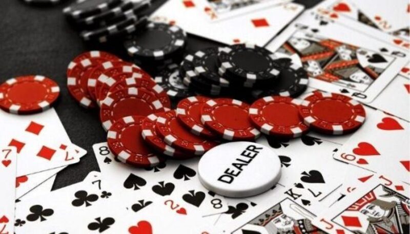 Thao tác tiếp cận cách dealer chia bài poker dành cho tân thủ