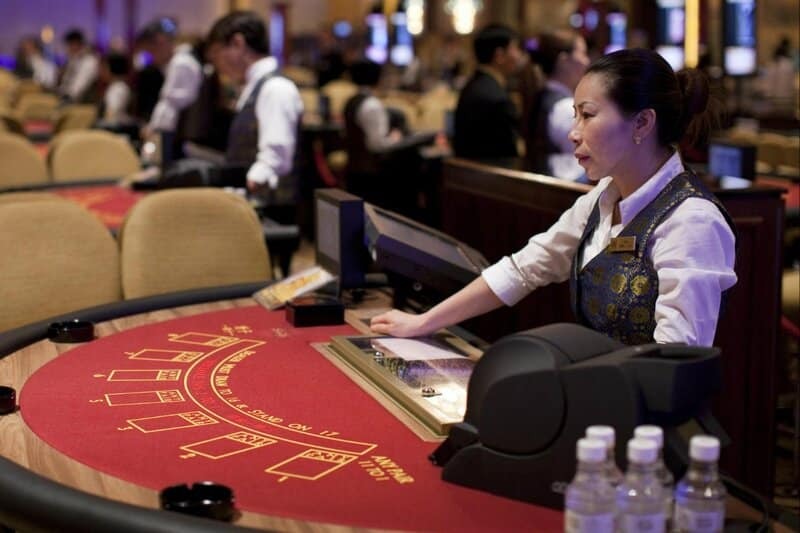 Sòng casino gian lận người chơi bằng cách đánh dấu bài